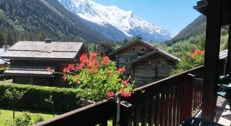 Apartment with garden & terrace in Chamonix-Mont-Blanc