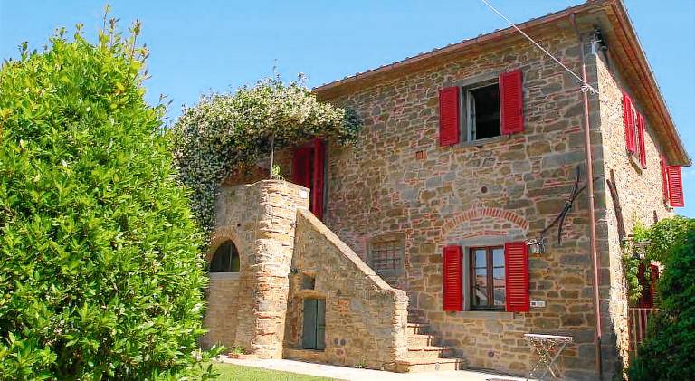 Vacation home with patio, barbecue & pool in Cortona