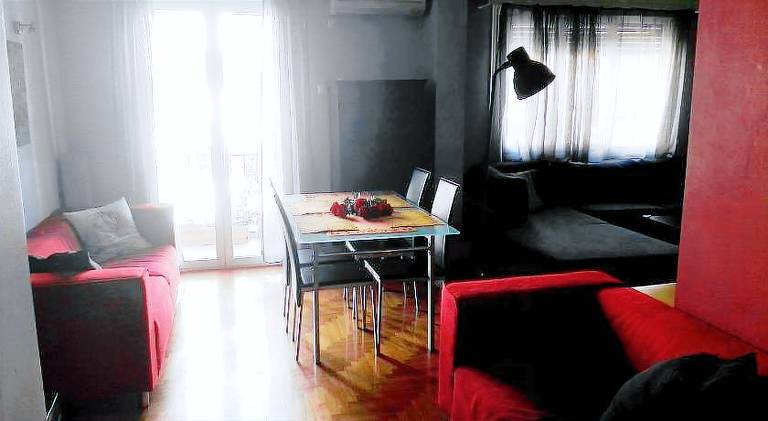 Holiday apartment with patio — photo 4