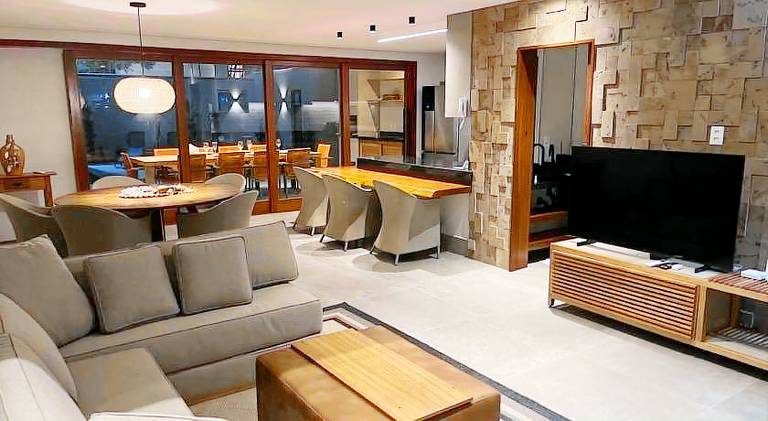 Vacation home with pool — photo 3