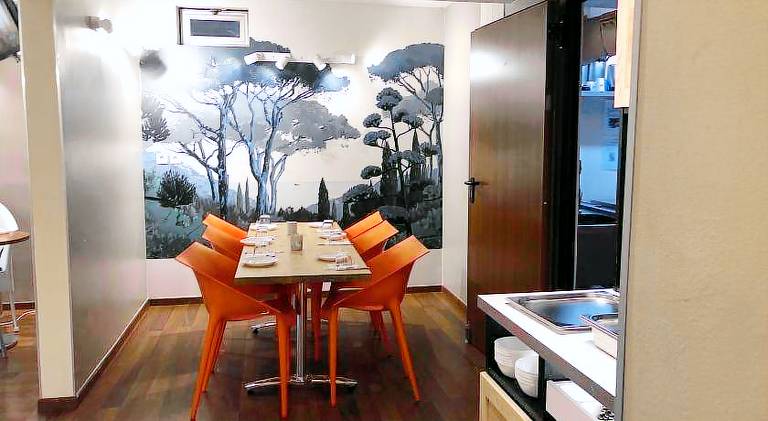 Serviced apartment with barbeque, yard & terrace — photo 4
