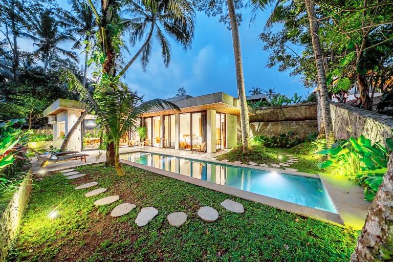 Villa with barbeque, pool & patio | Perfect for remote work | Dogs allowed — photo 3