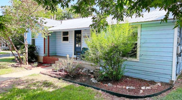 Nice vacation home | Pets allowed in Austin, TX