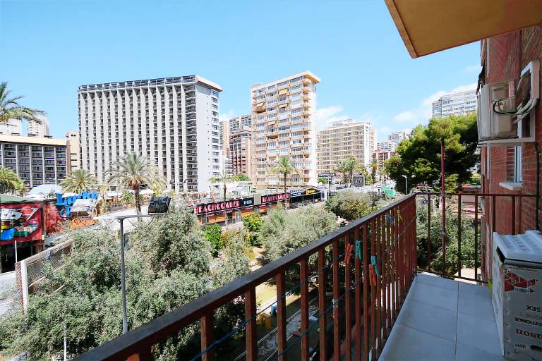 Child-friendly pleasant holiday apartment with patio | City view | Close to the beach | Pet-friendly in Benidorm