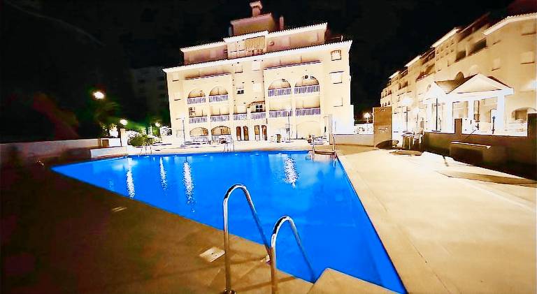 Rental apartment with patio, yard & private pool | Beach nearby | Pets are welcome in Almunecar