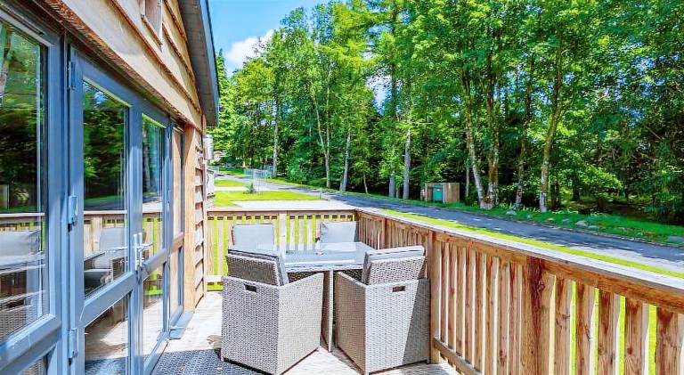 Chalet with jacuzzi — photo 5