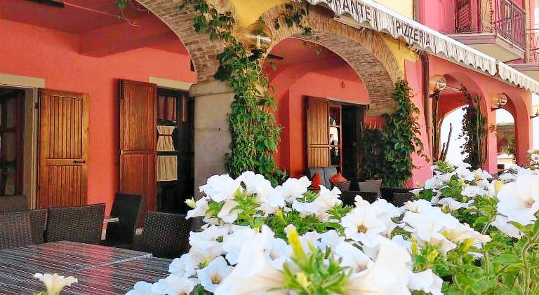 Albergo Ristorante La Rocca