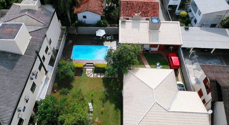 House with pool — photo 5