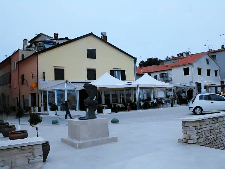 Rental apartment with terrace | Close to the beach | Pet-friendly in Novigrad
