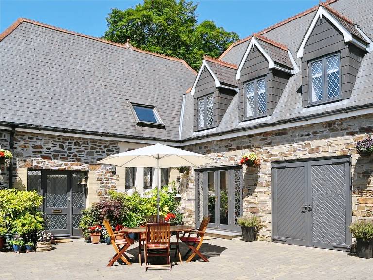 House  Plymouth