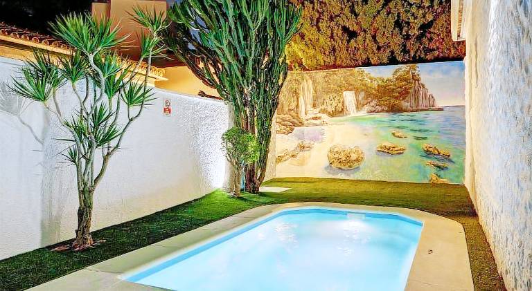 Villa Isabel By Seric, 15' walking to the beach in Torremolinos