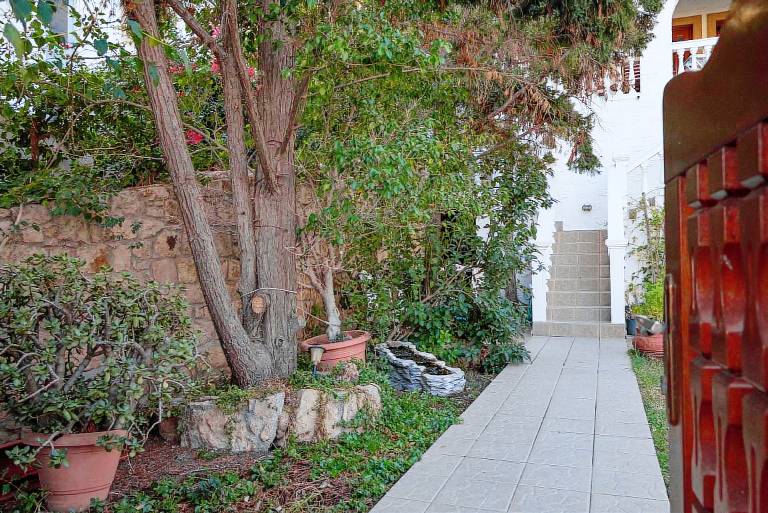 Serviced apartment with garden & terrace | Dogs allowed — photo 4