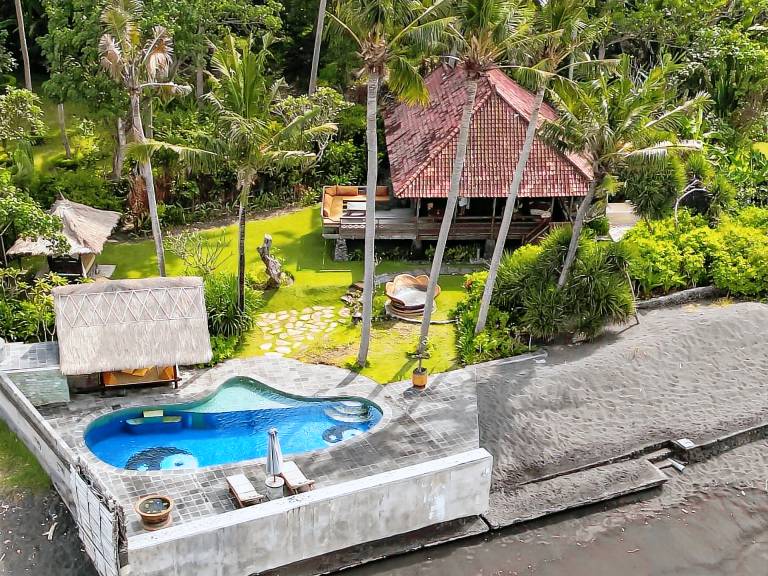 Villa with patio, private pool & garden | Suitable for remote work in Karangasem