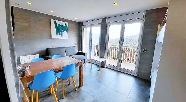 Rental apartment with terrace — photo 2