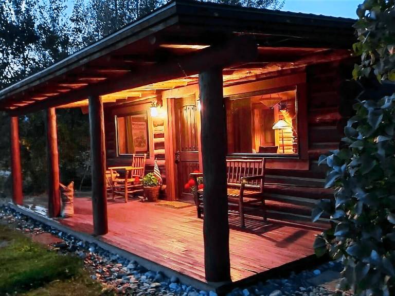 Cabin  Wapiti