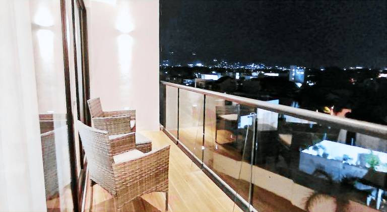 Apartment with hot tub & pool — photo 4
