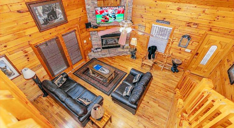 Vacation home with hot tub — photo 2