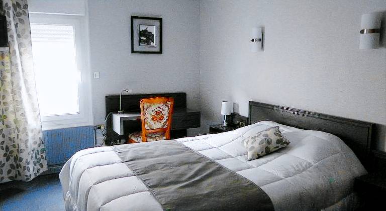Logis Hotel & Restaurant - Le Saint Sebastien in Saint-Omer