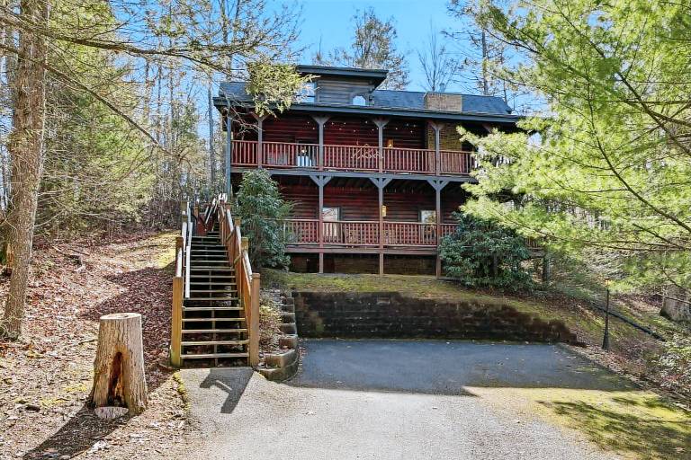 Cabin with terrace, hot tub & BBQ | Mountain view | Suitable for remote work — photo 2