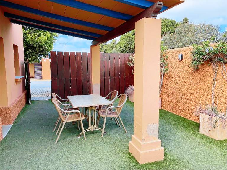 House with pool, terrace & yard | Beach view | Beach nearby | Dogs allowed — photo 4