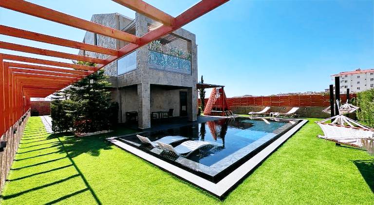 Villa with barbeque, yard & private pool in Antalya