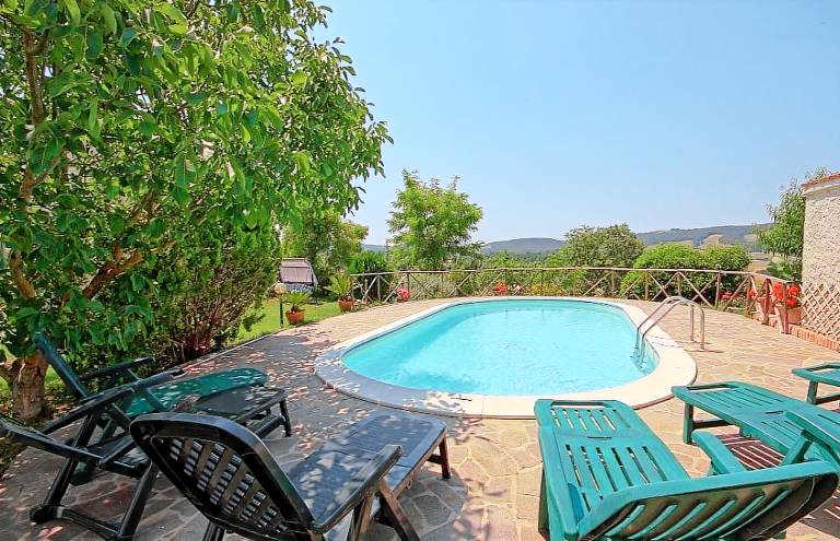 Children-friendly villa with private pool & garden | Dogs allowed — photo 3