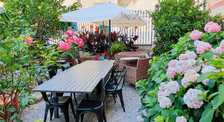 Holiday apartment with pool — photo 2