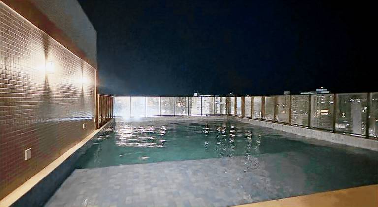 Apartment with pool — photo 4
