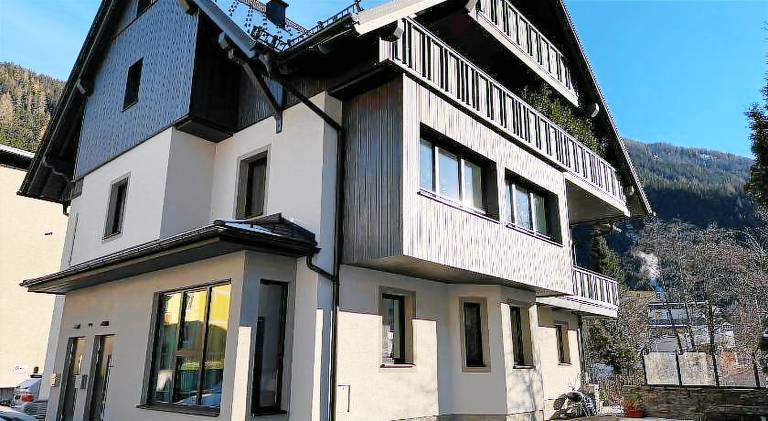 Holiday apartment with yard — photo 4