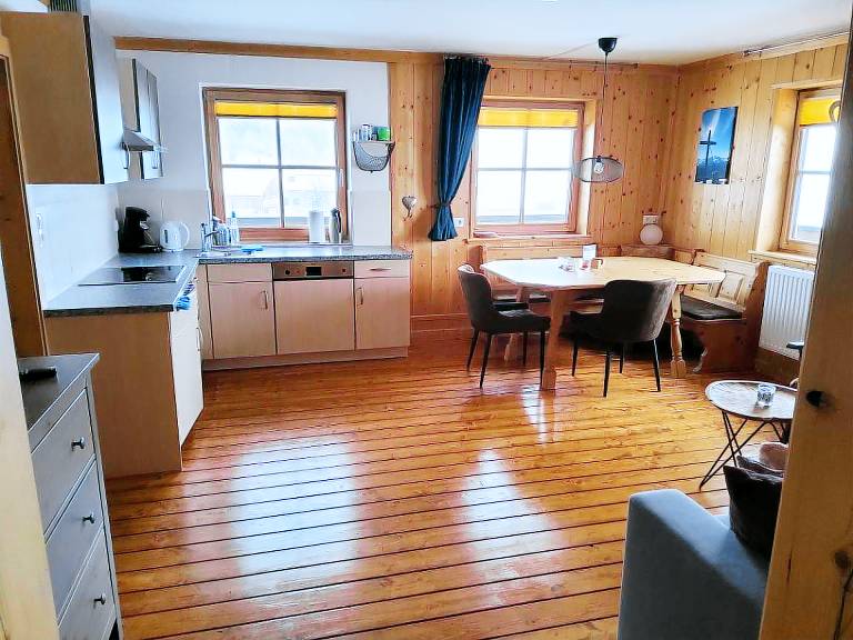Holiday apartment with barbeque, terrace & yard — photo 4