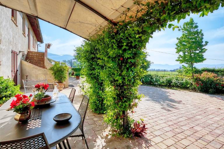Child-friendly villa with yard, terrace & private pool | Perfect for remote work | Pets allowed — photo 4