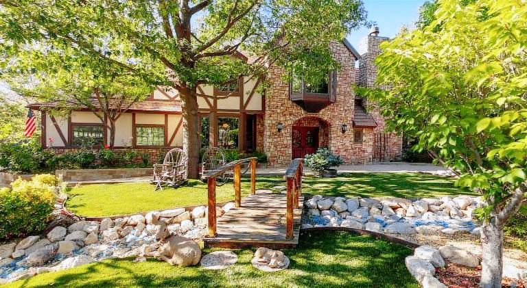 Mountain Memories on Tavern Bay in Lake Arrowhead, CA