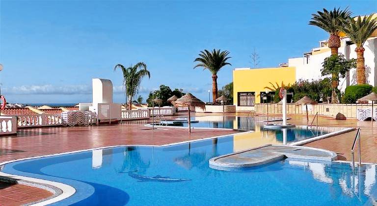 Rental apartment with yard, private pool & terrace | Pets allowed in Adeje