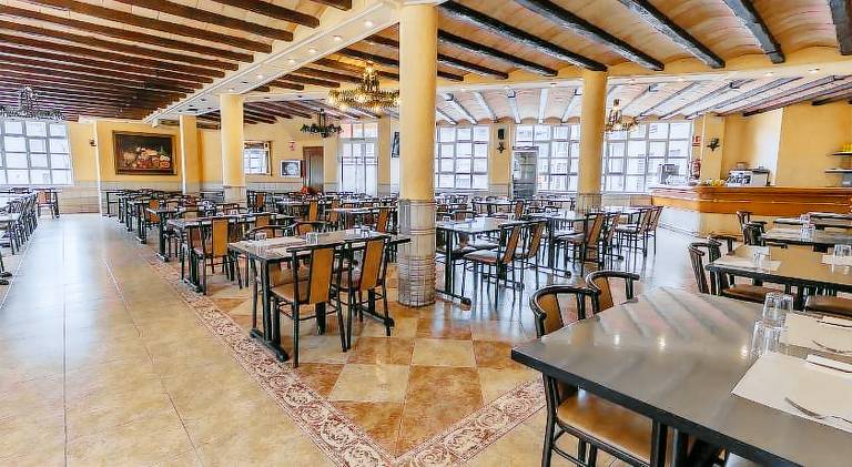 Hostal - Restaurante La Buena Villa by Vivere Stays — photo 2