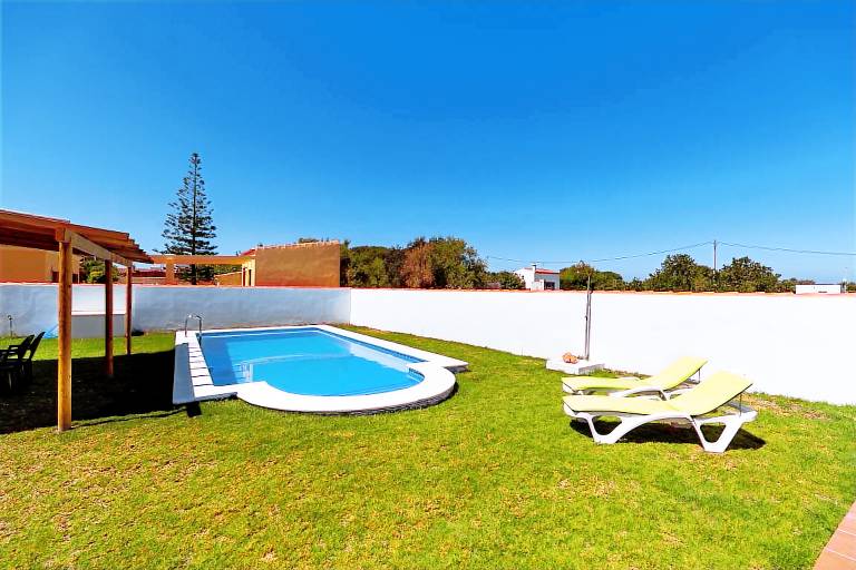 House with fast internet, barbeque & private pool | Perfect for remote work — photo 2