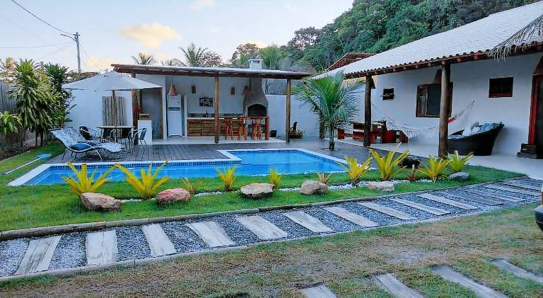 Vacation home with pool | Pets allowed — photo 4