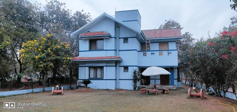 Villa with garden in Ahmedabad