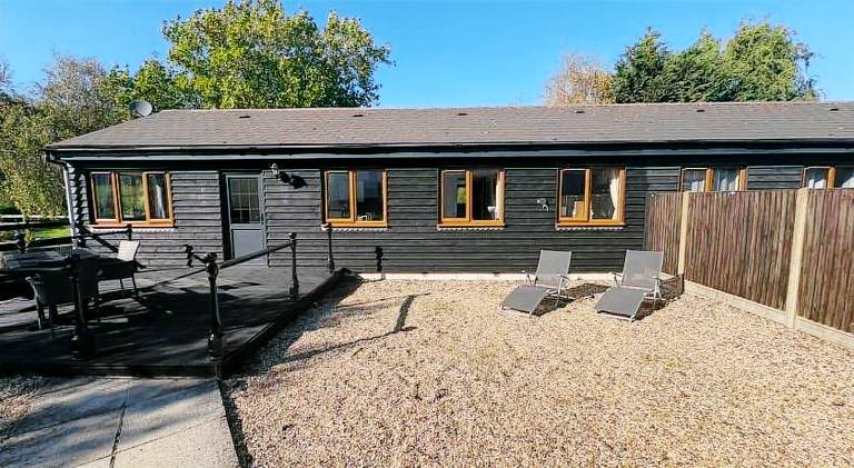 House with hot tub in Canterbury