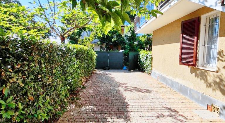 Apartment with 2 rooms for 6 persons — photo 4