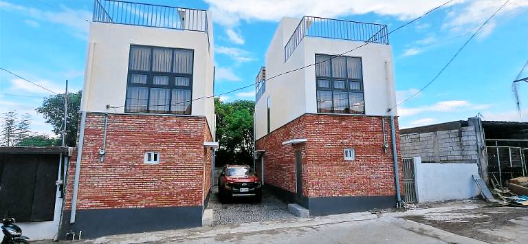 House with BBQ & pool in Angeles City
