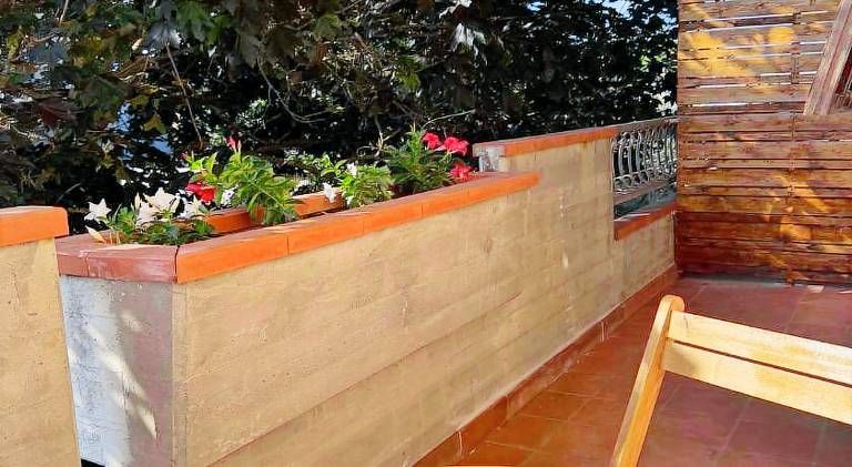 Rental apartment with patio, garden & barbecue — photo 4