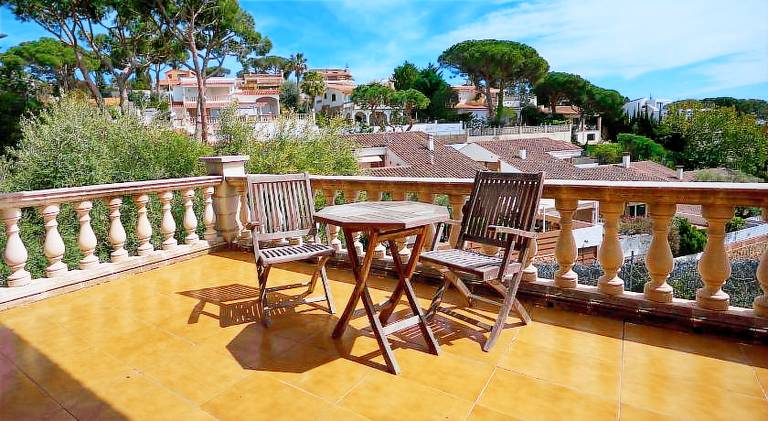 Villa with private pool & terrace — photo 4