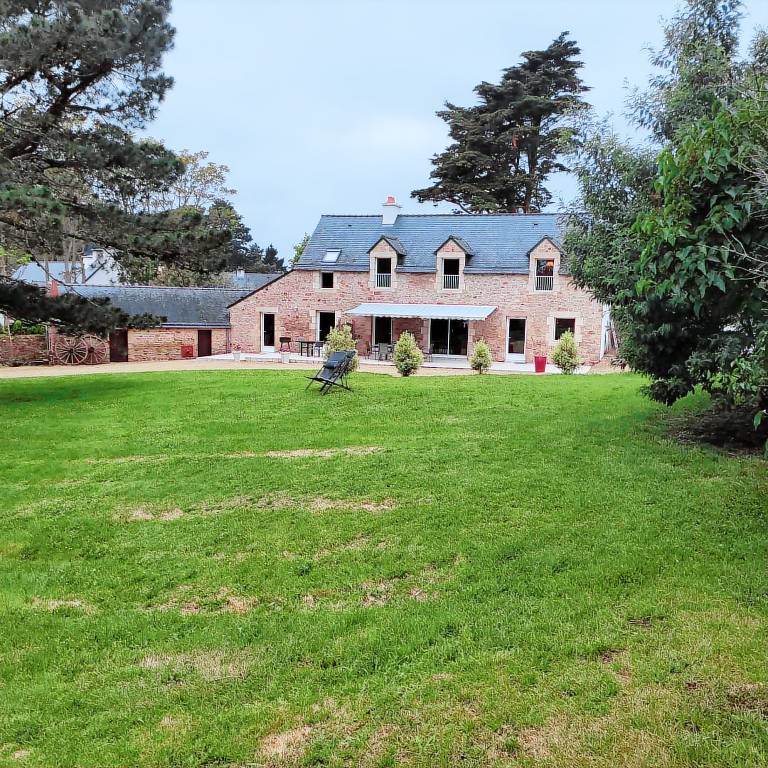 Gite with grill, patio & yard | Pets allowed — photo 3