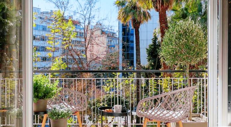 Fully equipped beautiful holiday apartment with patio | Close to Acropolis of Athens | Suitable for remote work | Pets allowed — photo 4