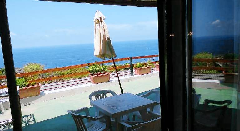 Beautiful rental apartment with yard, sauna & grill | Beach nearby | Suitable for remote work | Pets are welcome — photo 4