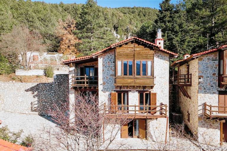 Chalet  Ano Polidrosos