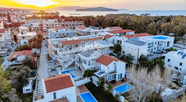 Villa with pool | Next to the beach | Pet-friendly — photo 2