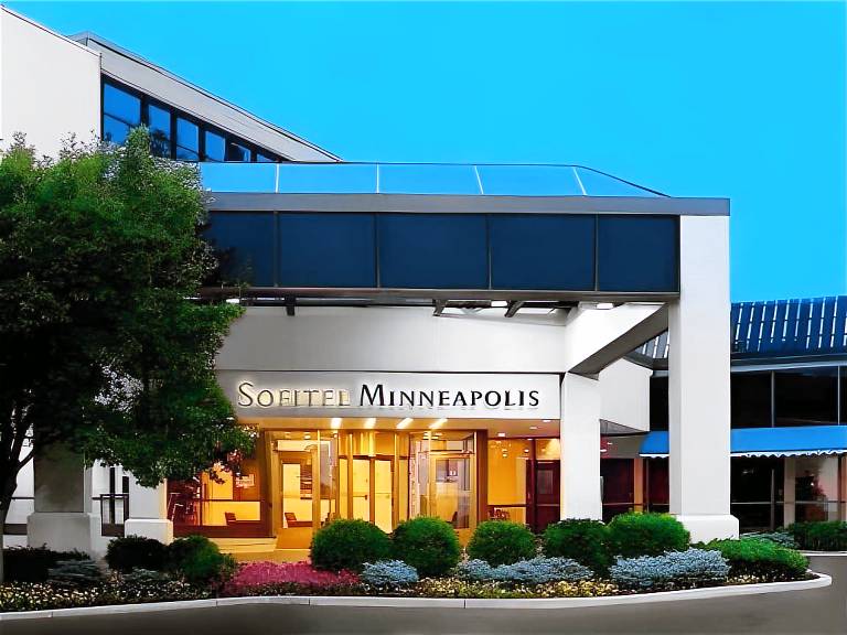 Sheraton Bloomington Hotel in Bloomington, MN