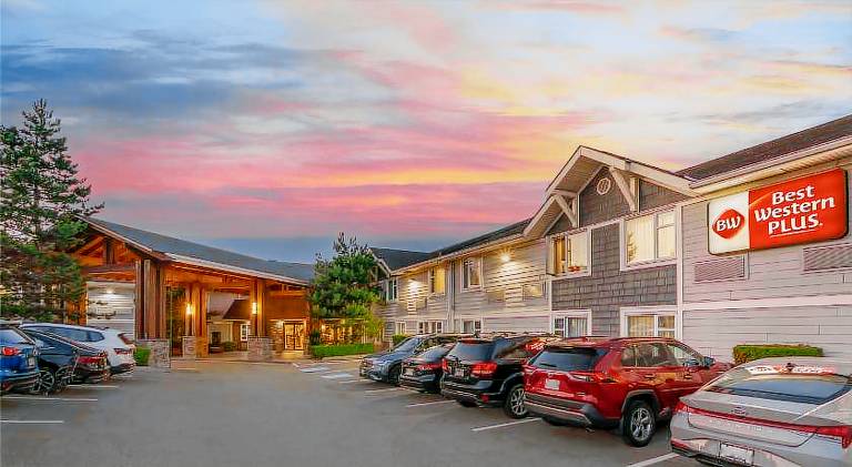 Best Western Plus Country Meadows Inn in Langley, BC