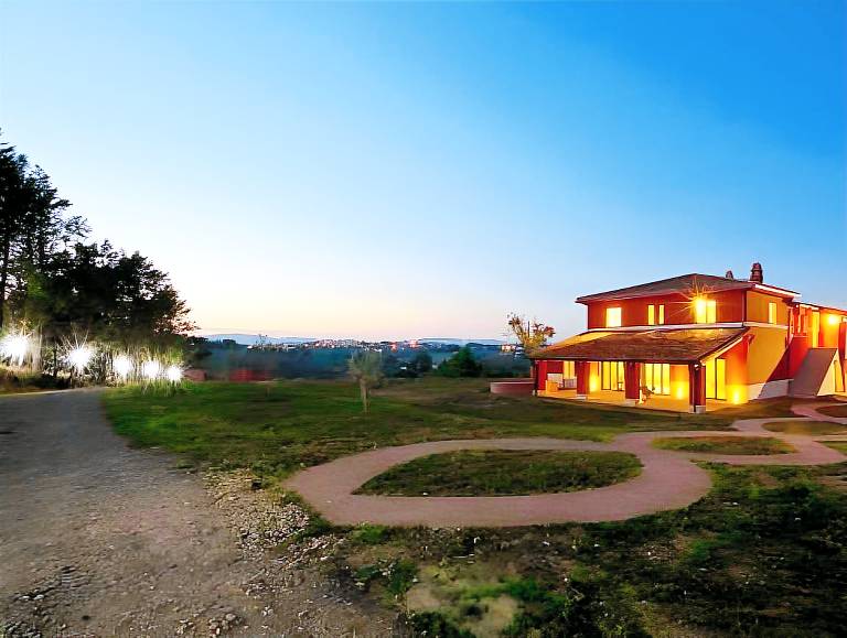 Child-friendly nice farm with private pool, patio & BBQ | Pet-friendly — photo 5
